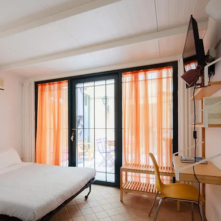 Aurora Apartment